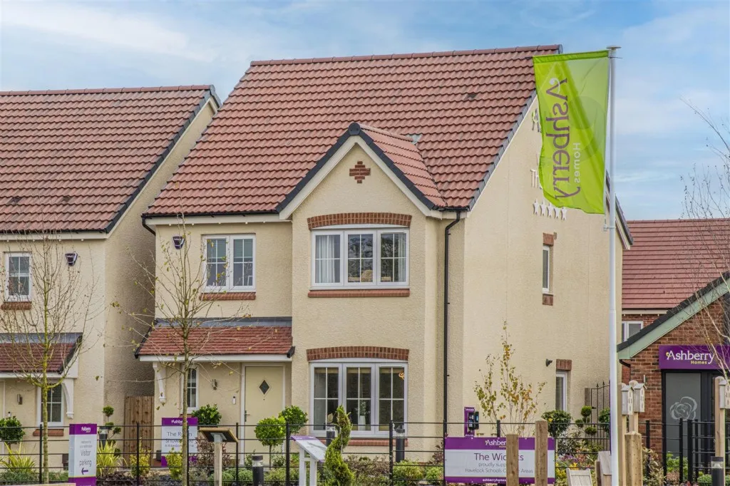 4 bed house for sale, Stoke Albany Road, Desborough
