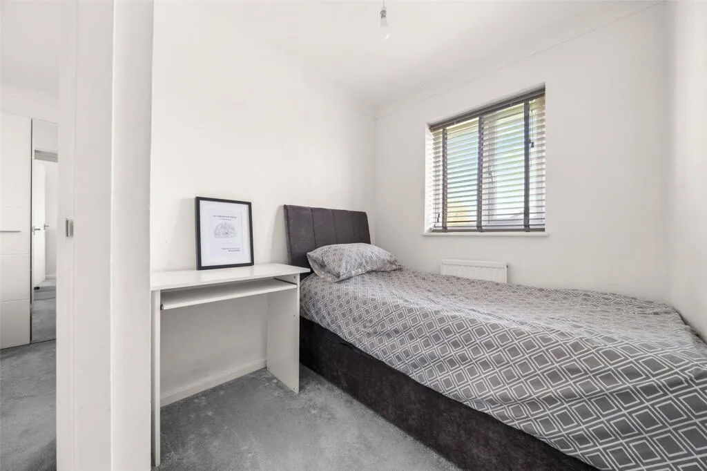 Laburnum Road, Wokingham, RG41, photo 9