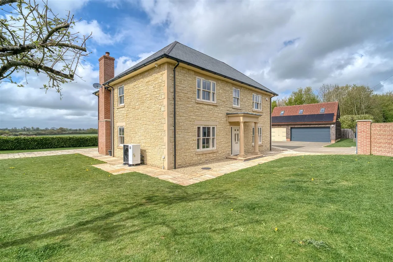 4 bed house for sale, Rivers Corner, Sturminster Newton