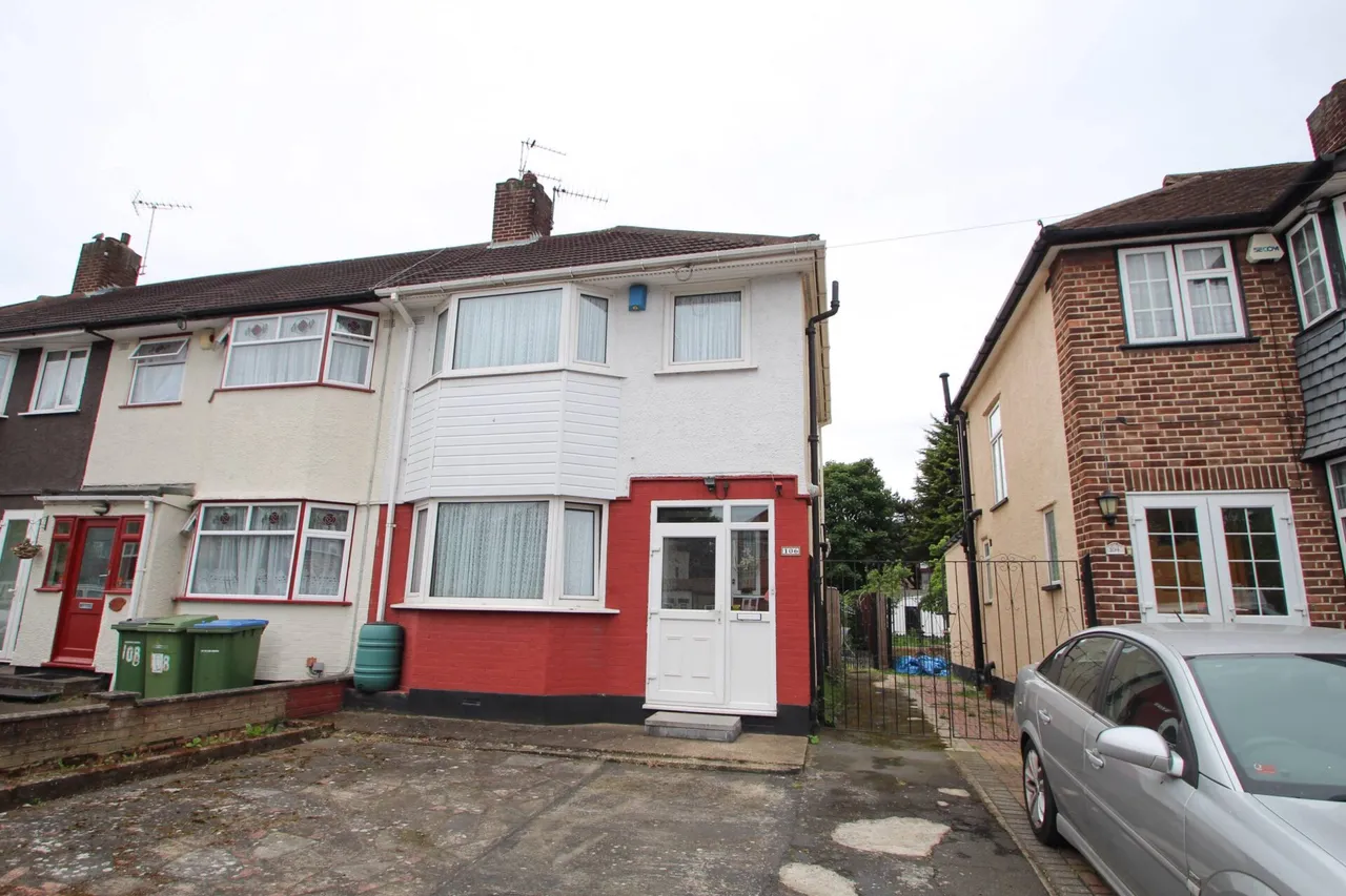 2 bed house for sale — Brookdene Road, London
