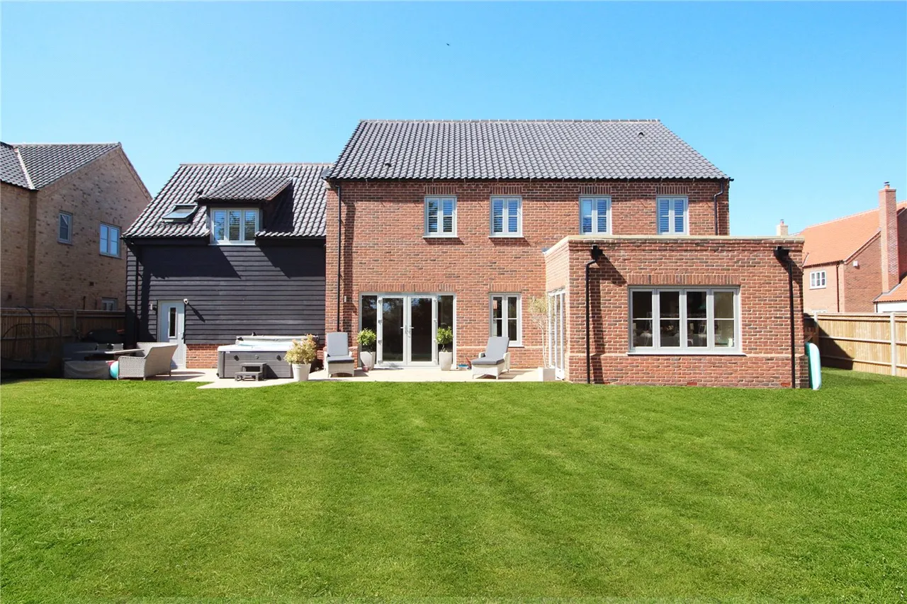 Thornberry Grove, Wymondham, NR18, photo 24