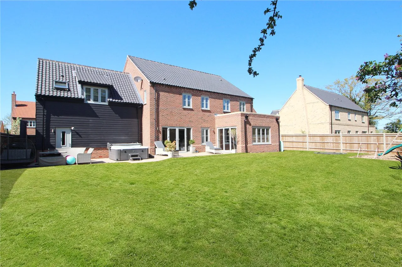 Thornberry Grove, Wymondham, NR18, photo 25
