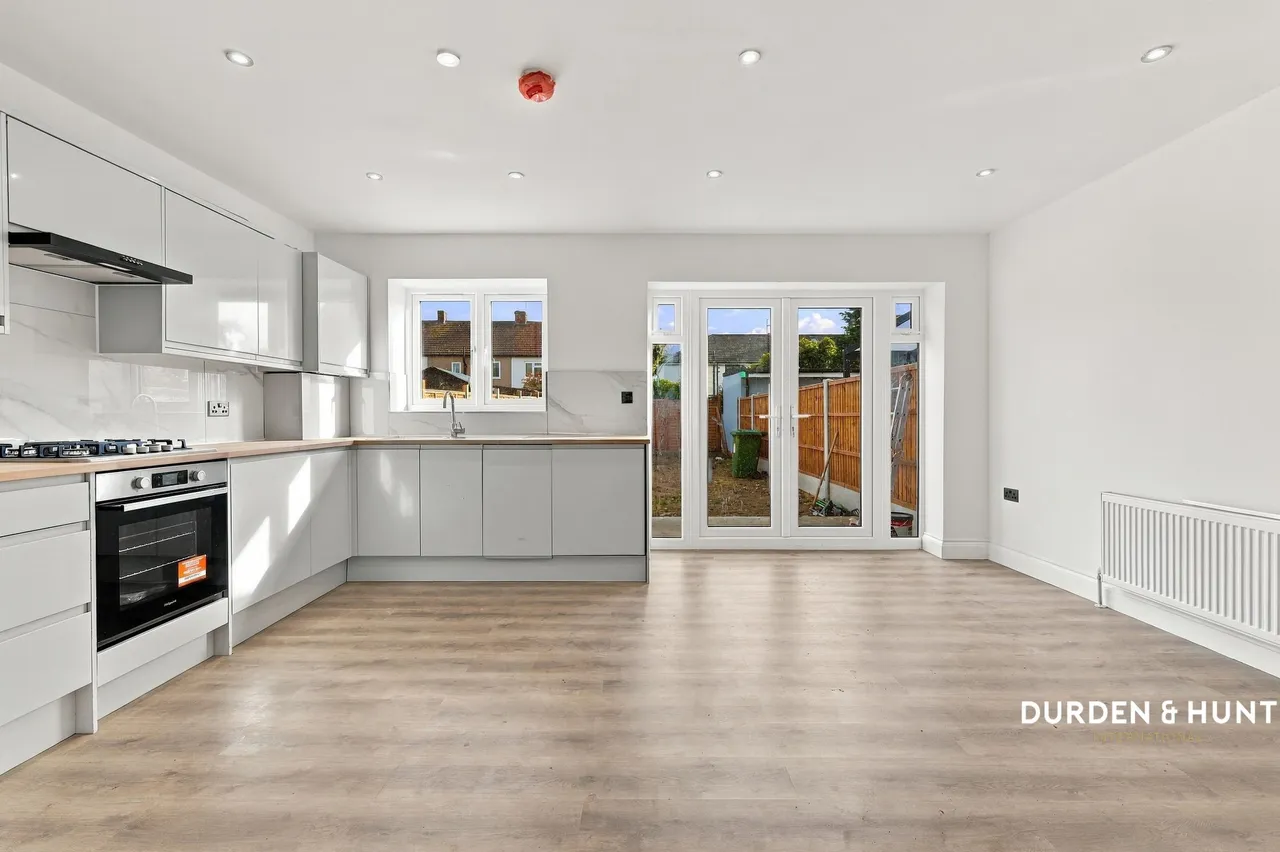 Eyhurst Avenue, Hornchurch, RM12, photo 4