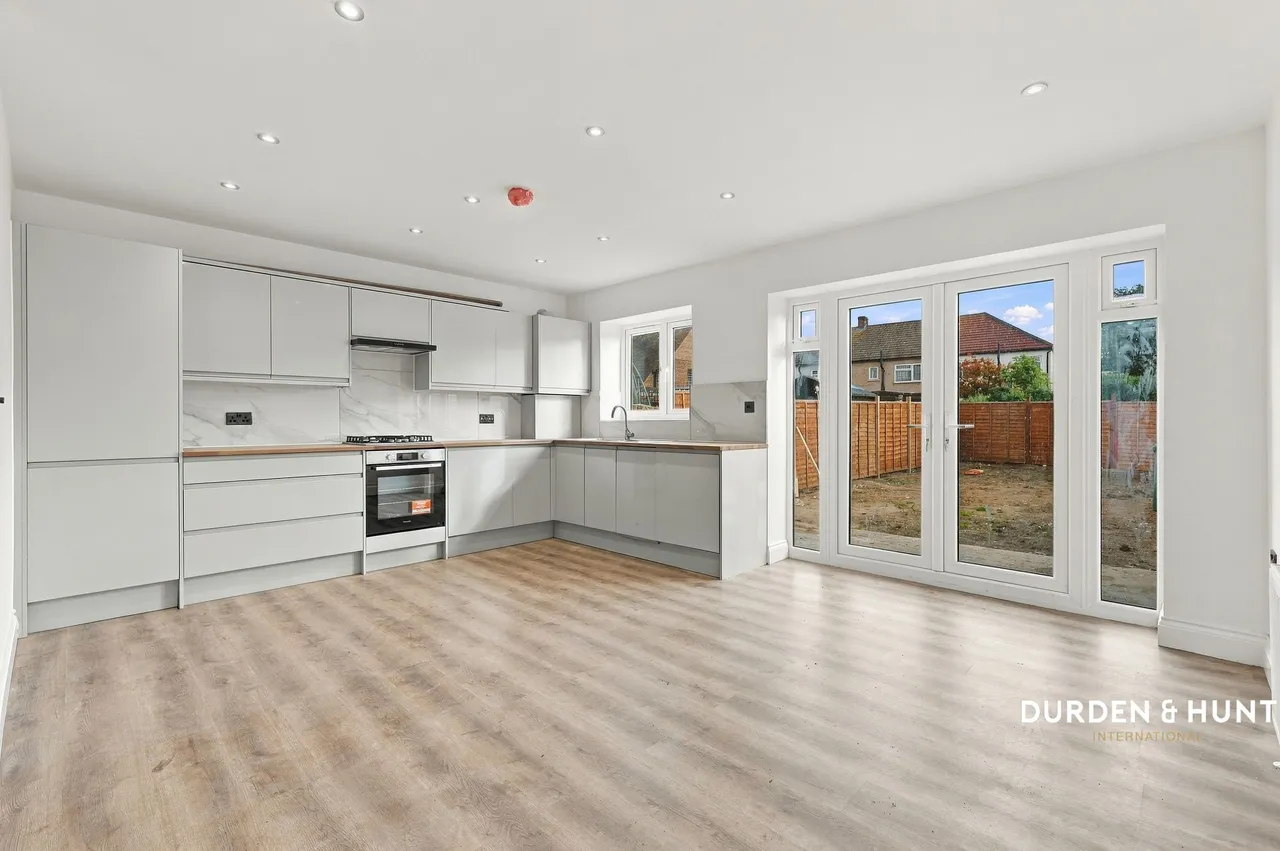 Eyhurst Avenue, Hornchurch, RM12, photo 3