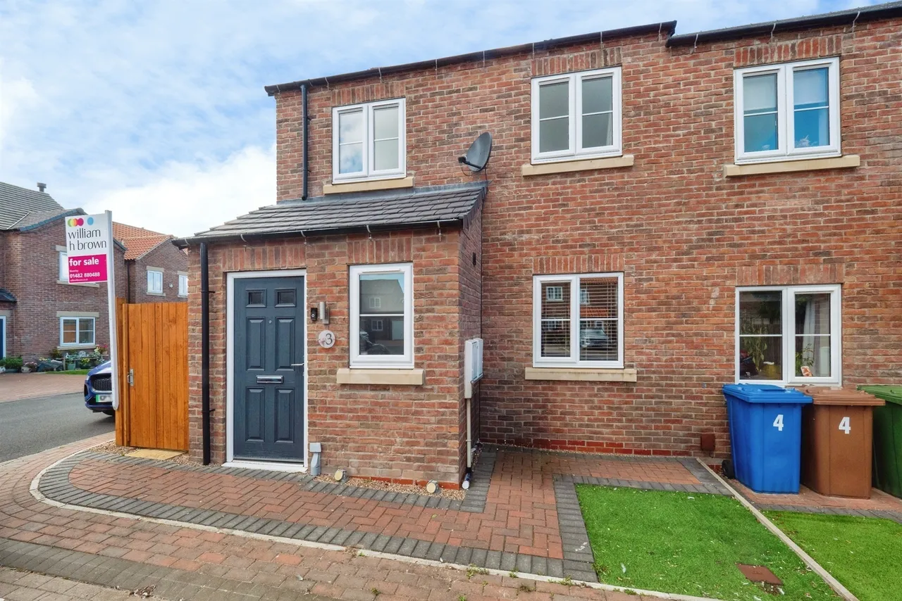 3 bed house for sale — Wren Garth, Beeford, Driffield