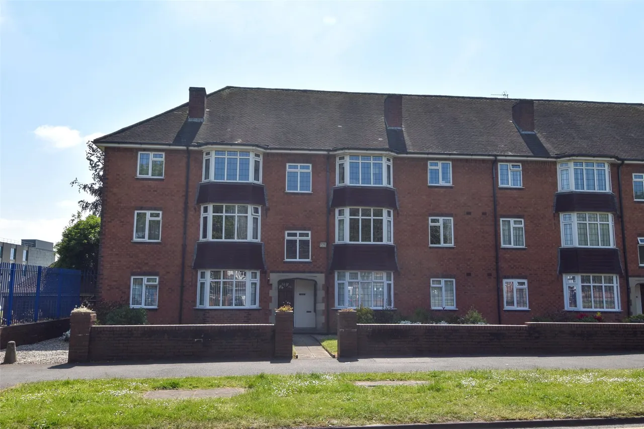 2 bed flat for sale — Bristol Road South, Northfield, Birmingham, B31 2TJ