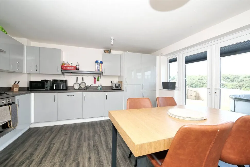 Poplars Park Avenue, BD2, photo 4