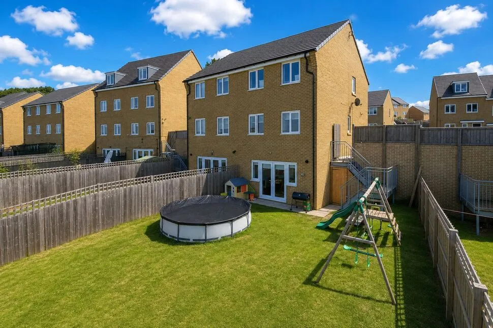 3 bed house for sale, Poplars Park Avenue, BD2