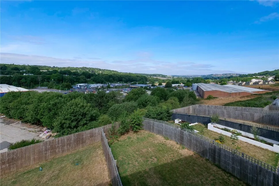 Poplars Park Avenue, BD2, photo 15