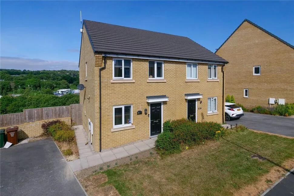 Poplars Park Avenue, BD2, photo 2