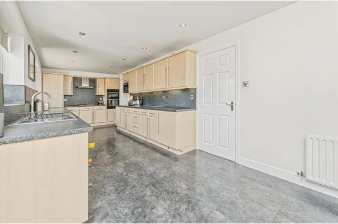 Willow Road, Alverthorpe, Wakefield, photo 7