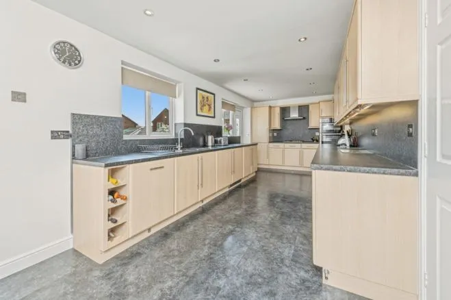 Willow Road, Alverthorpe, Wakefield, photo 6