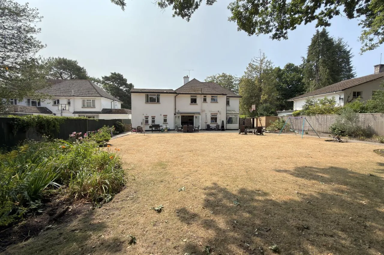 East Avenue, BH3, photo 32