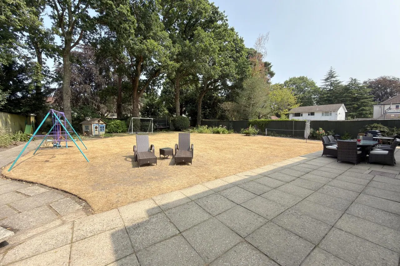 East Avenue, BH3, photo 28