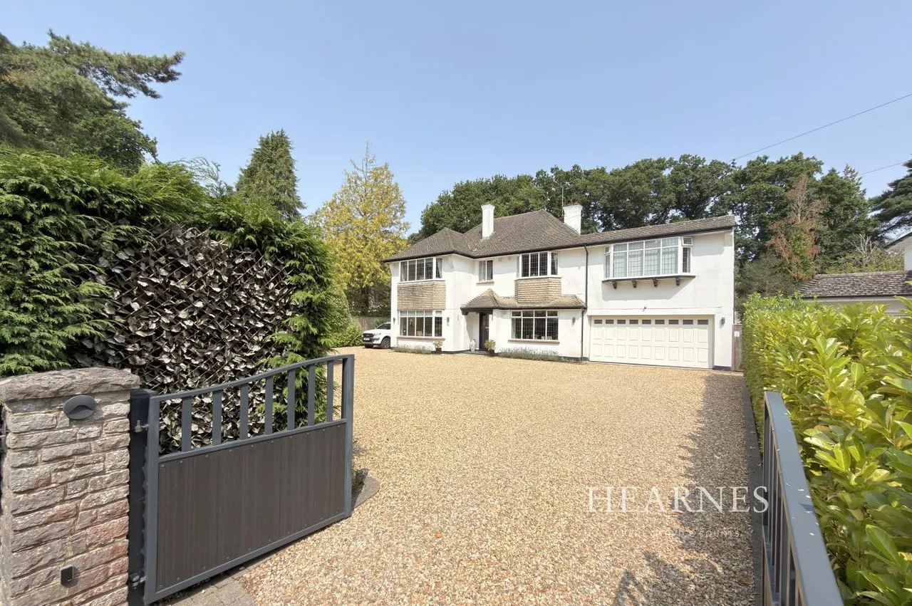 5 bed property for sale, East Avenue, BH3
