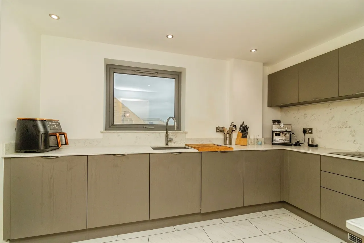 Staverton Grove, Broughton, MK10, photo 4