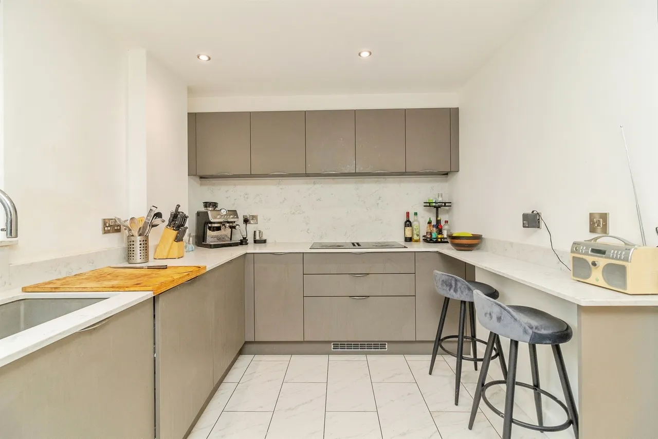 Staverton Grove, Broughton, MK10, photo 9