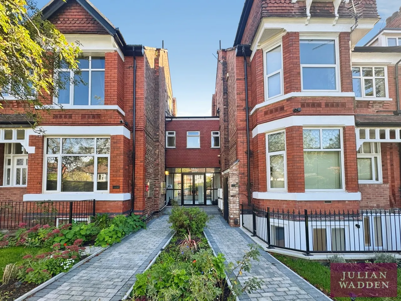 3 bed flat to rent, Wilmslow Road, Didsbury, M20