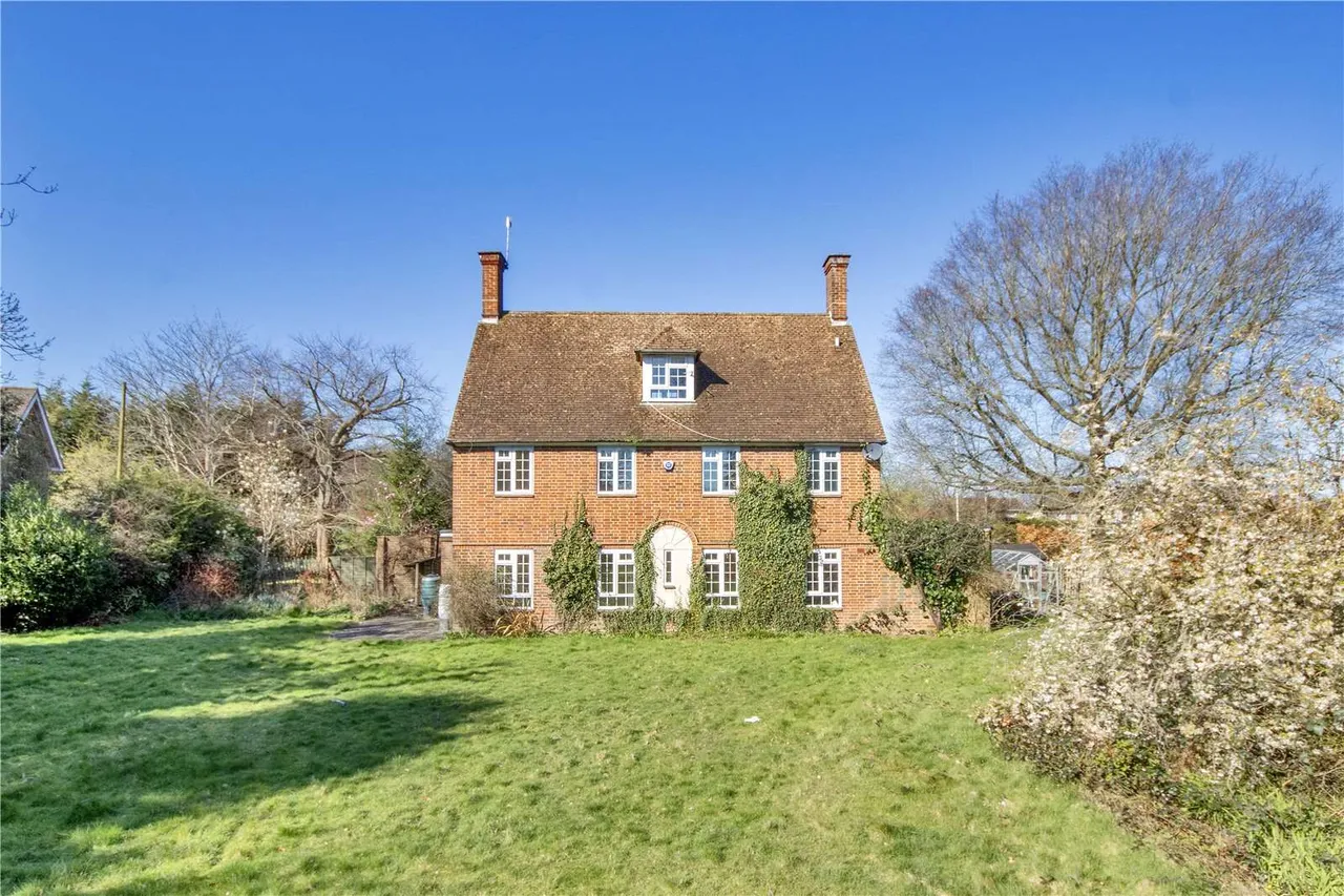 Maidstone Road, Paddock Wood, Tonbridge, Kent, TN12 6DZ, photo 2