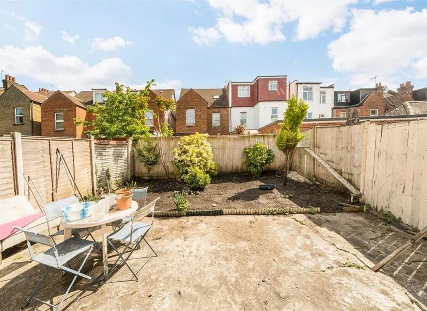 Yew Grove, Cricklewood, NW2, photo 2