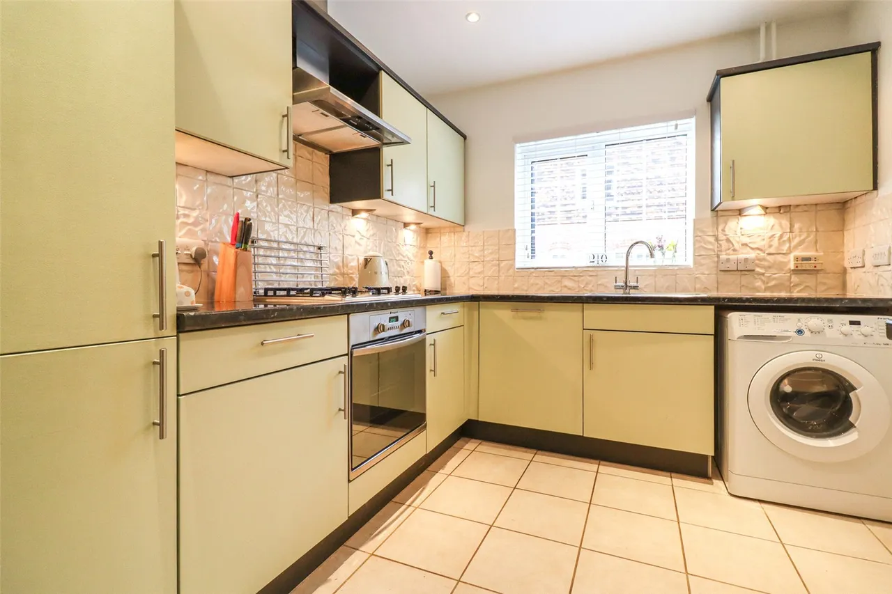 Alfred Close, Fleet, Hampshire, GU51 1ES, photo 4