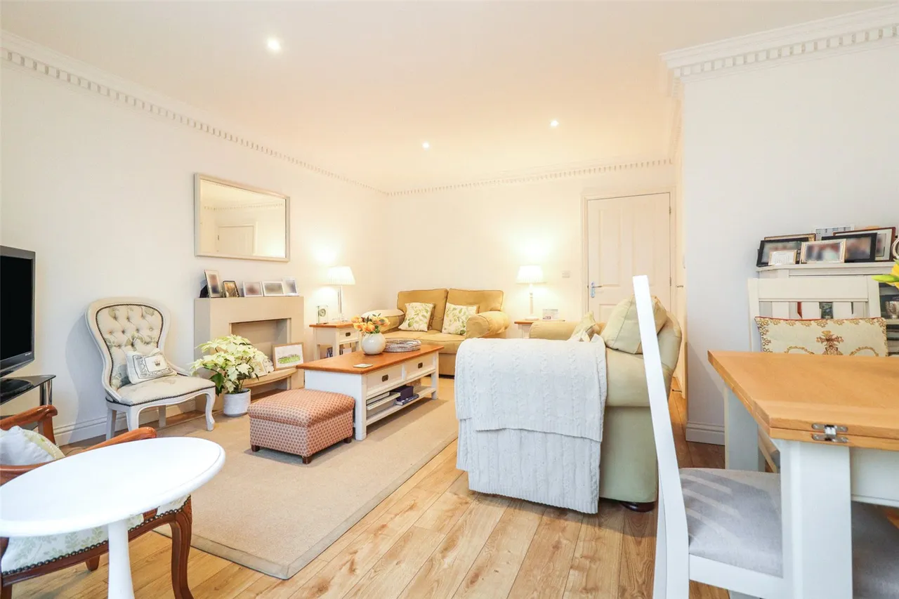 Alfred Close, Fleet, Hampshire, GU51 1ES, photo 2