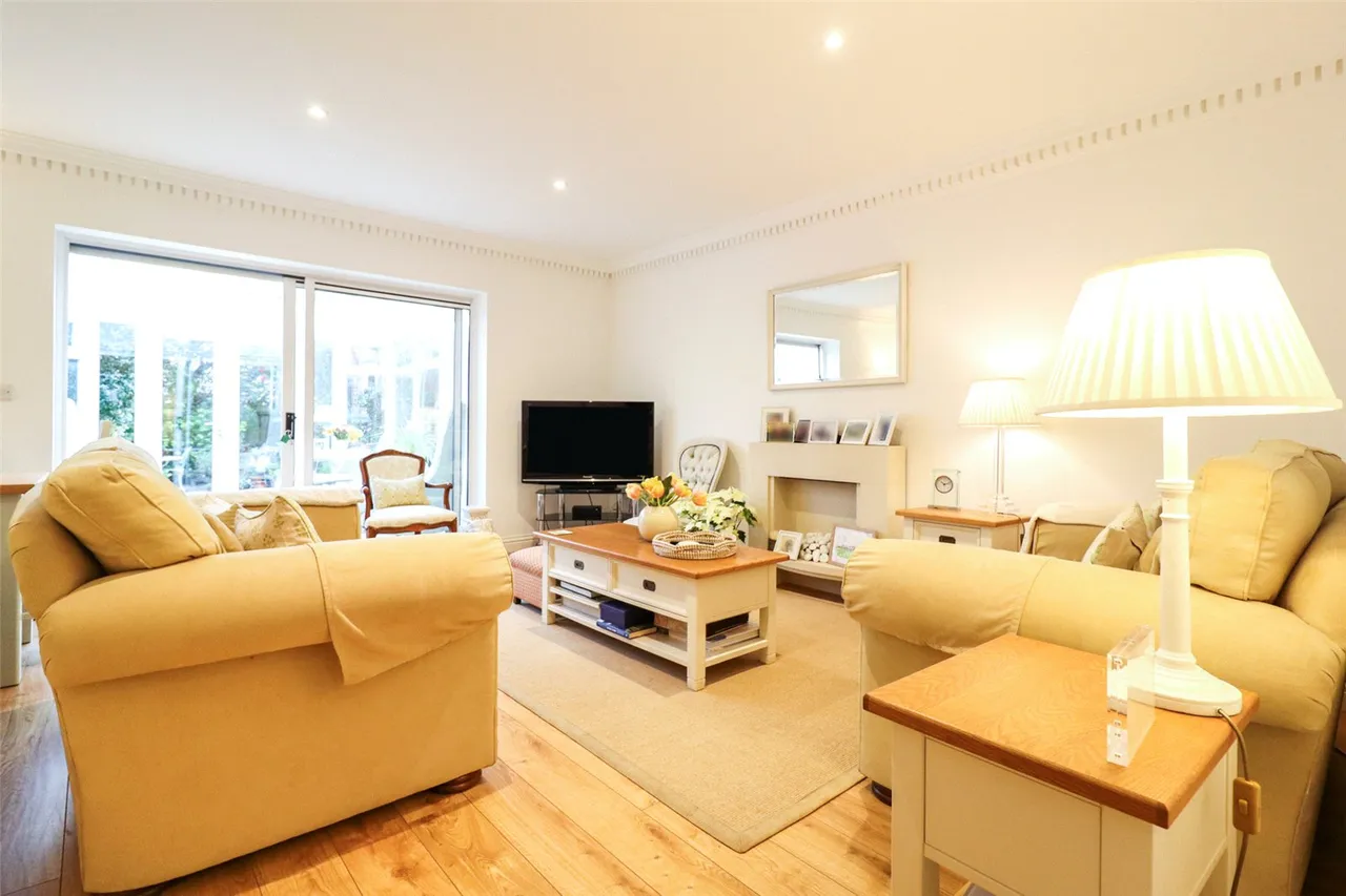 Alfred Close, Fleet, Hampshire, GU51 1ES, photo 7