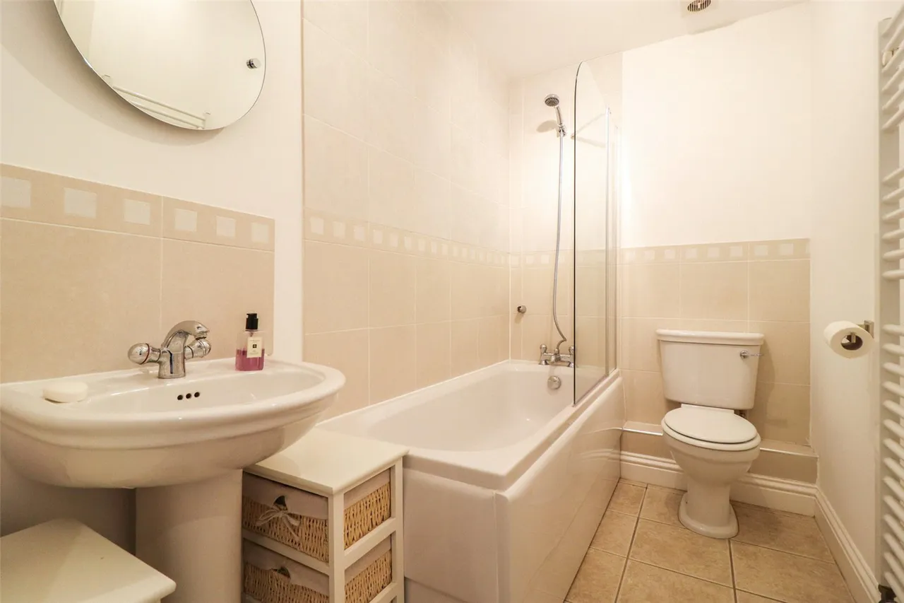 Alfred Close, Fleet, Hampshire, GU51 1ES, photo 12
