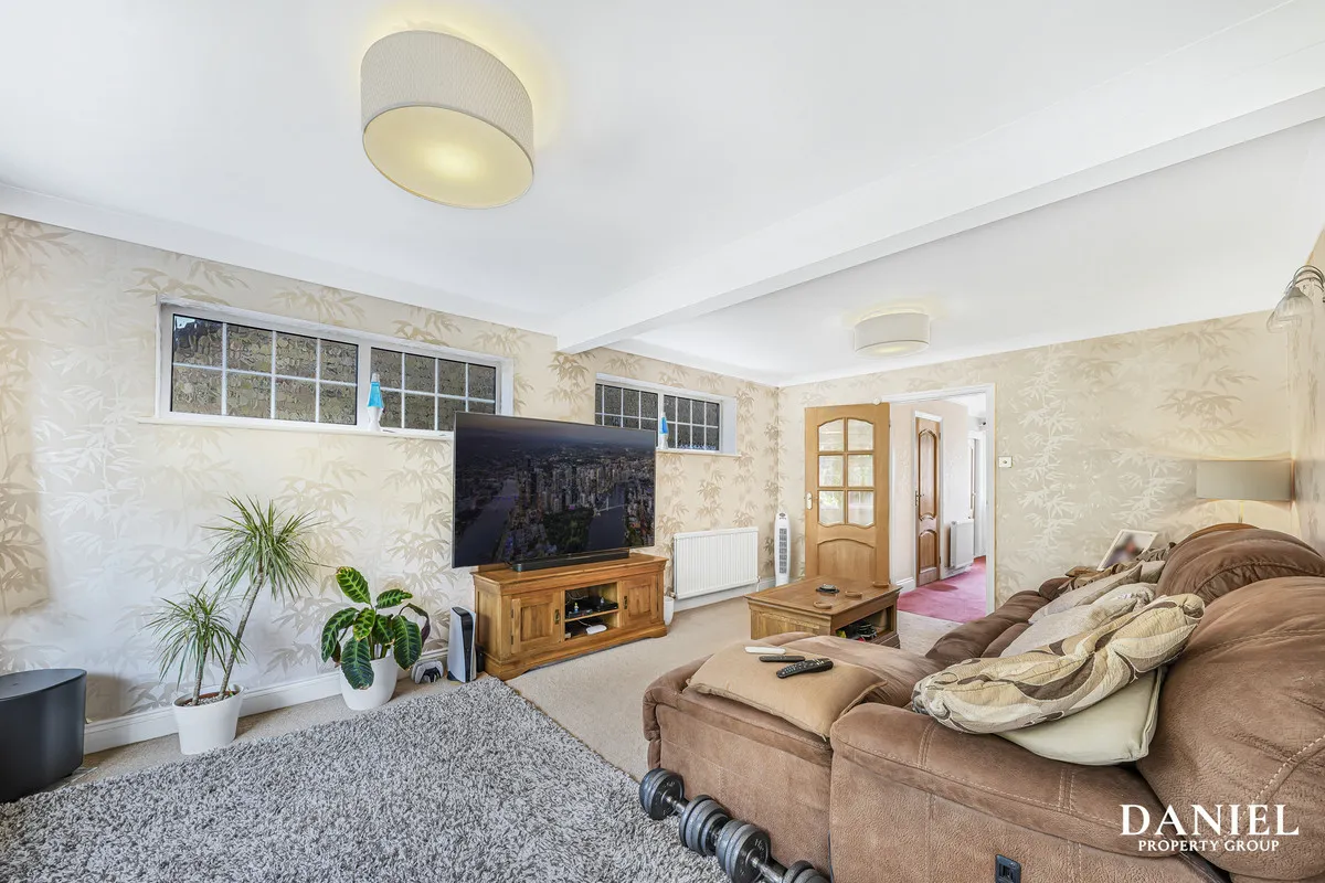 Great Berry Lane, Langdon Hills, SS16, photo 3