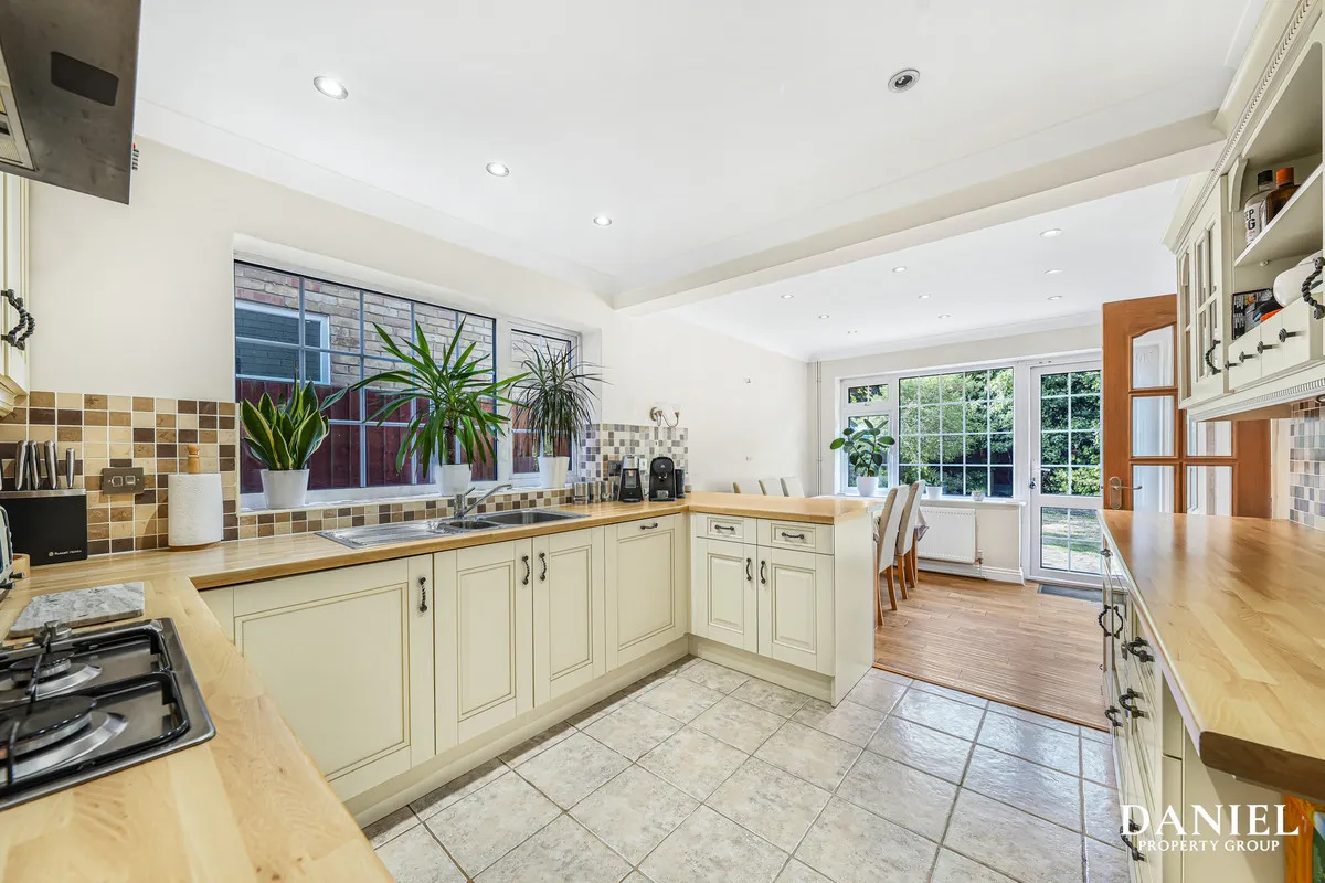 Great Berry Lane, Langdon Hills, SS16, photo 2