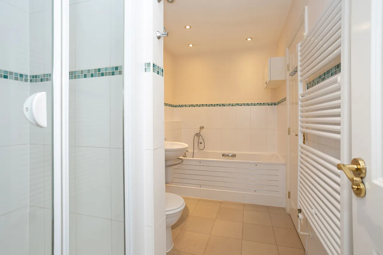 Watford, WD19, photo 27