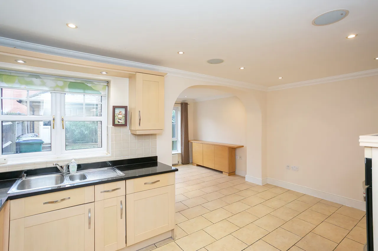Watford, WD19, photo 6
