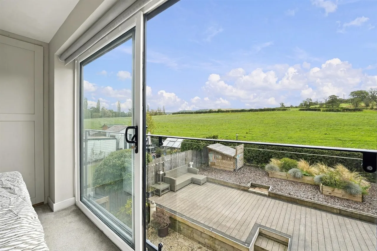 Manor Terrace, Langley, SK11, photo 15
