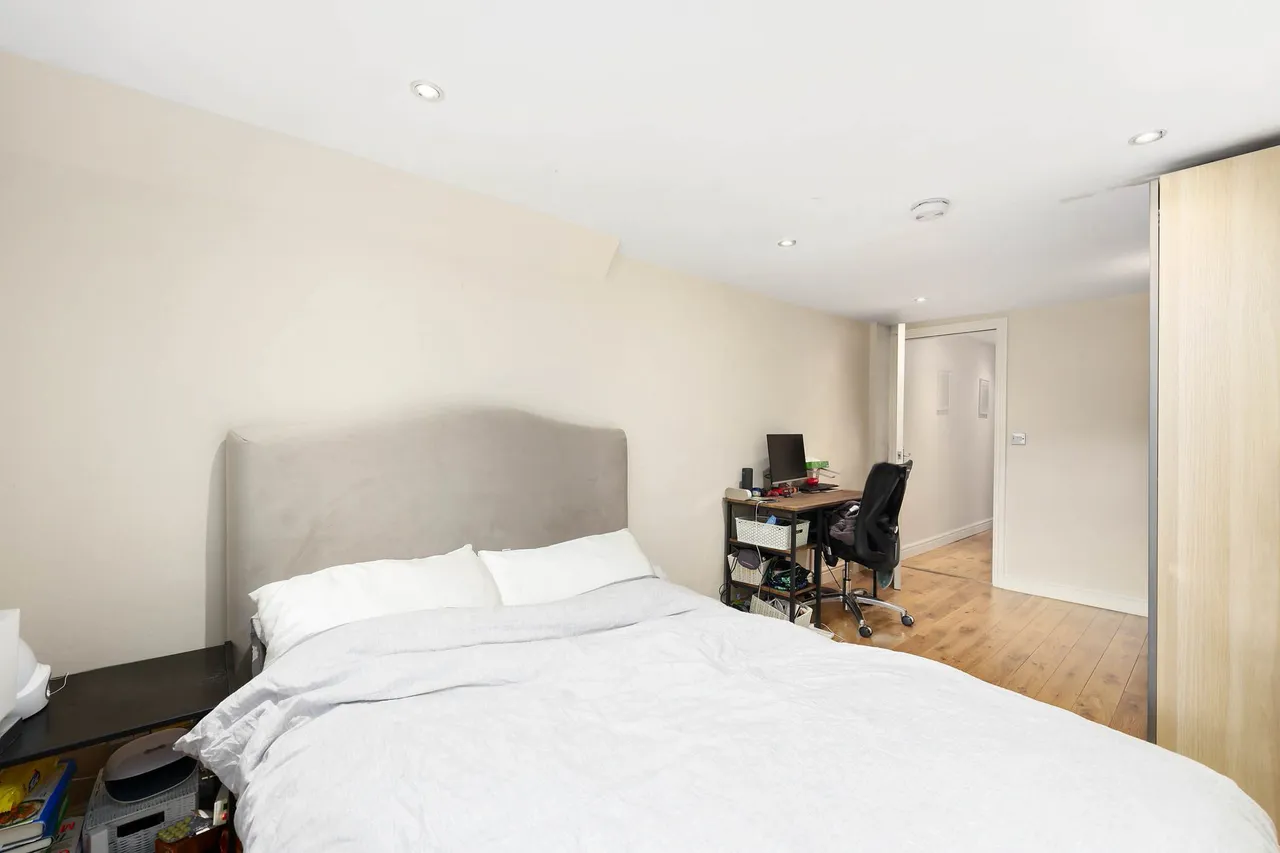 London, SW8, photo 6