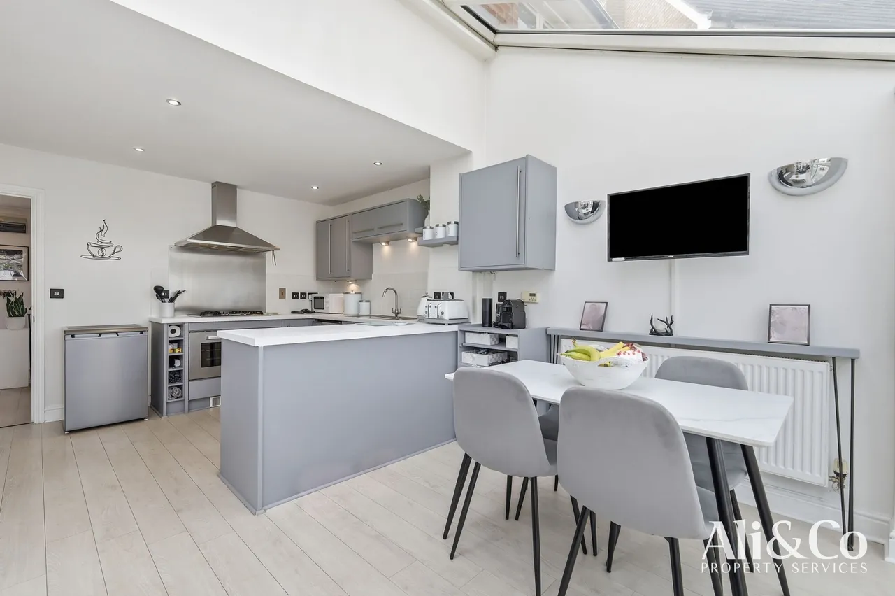 Guardian Avenue, Grays, Essex, RM16 5US, photo 8