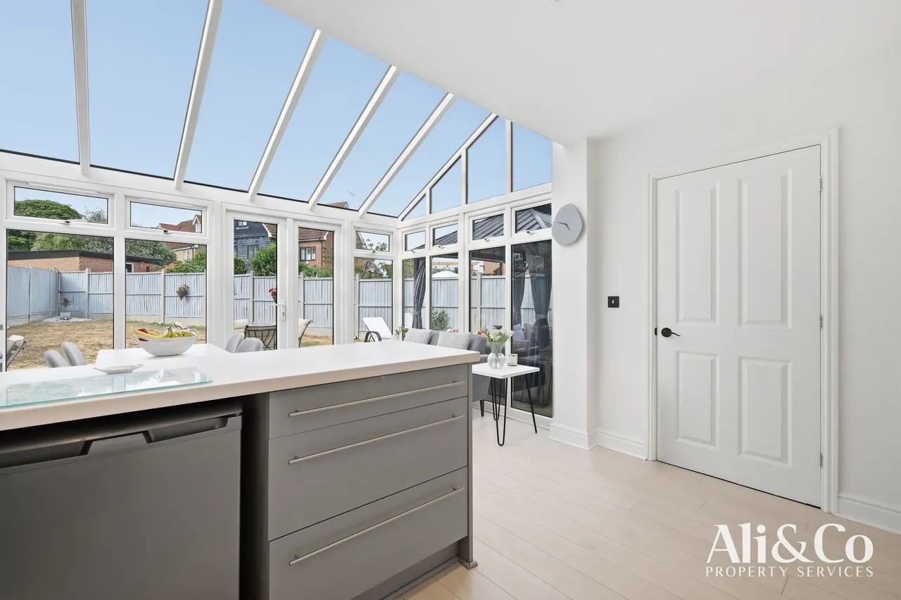 Guardian Avenue, Grays, Essex, RM16 5US, photo 7