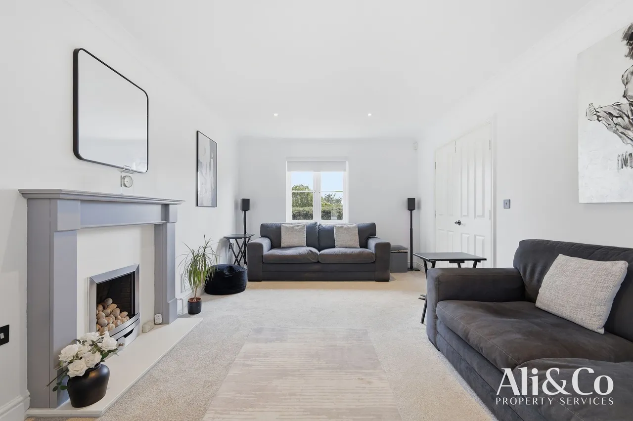 Guardian Avenue, Grays, Essex, RM16 5US, photo 11