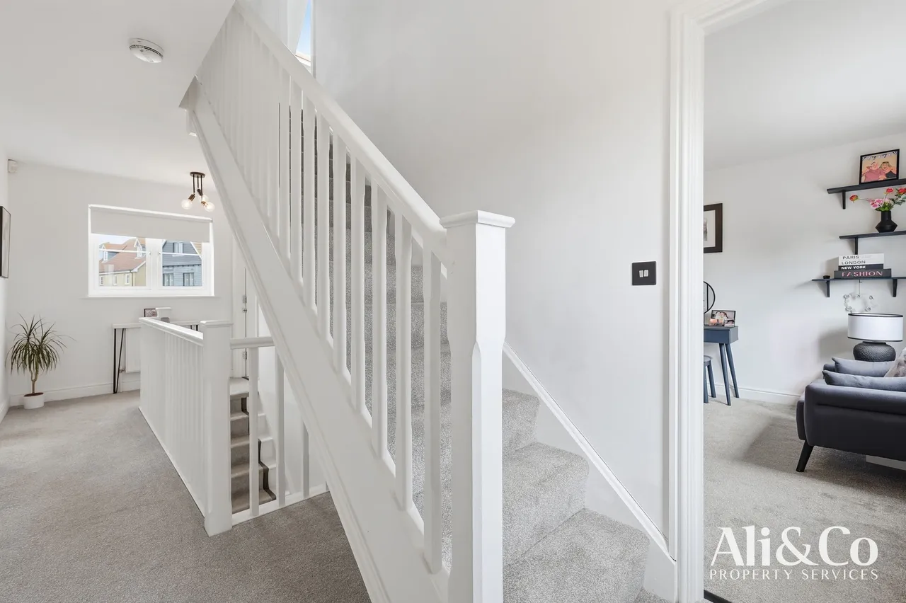 Guardian Avenue, Grays, Essex, RM16 5US, photo 14