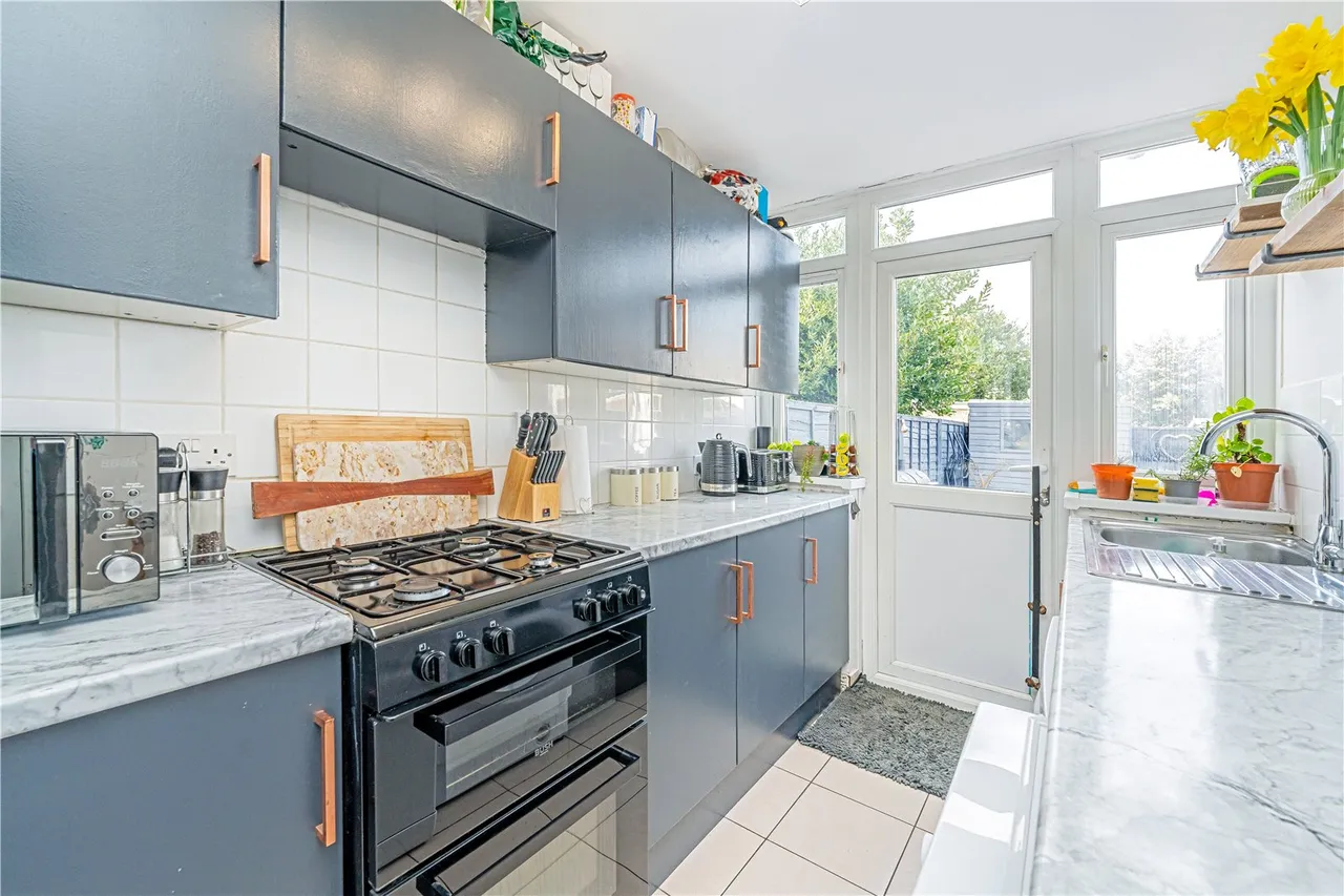 Hanworth Road, Hampton, TW12 3ED, photo 5