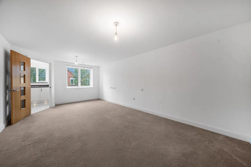 Churchfield Road, Walton-On-Thames, KT12, photo 8