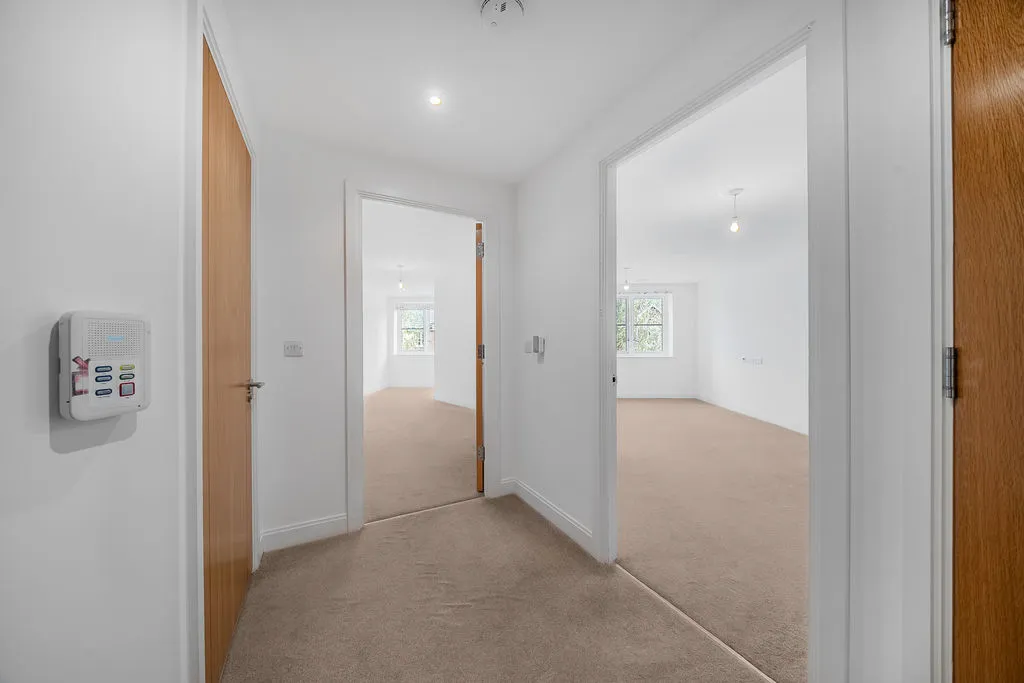 Churchfield Road, Walton-On-Thames, KT12, photo 7