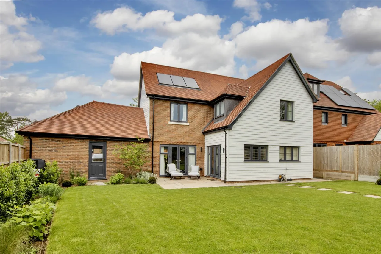Fitch Kemp Close, Hildenborough, photo 22
