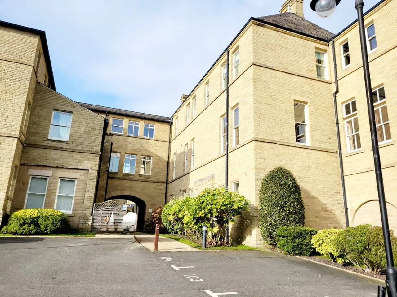 2 bed flat to rent, Richmond House, Halifax, HX1