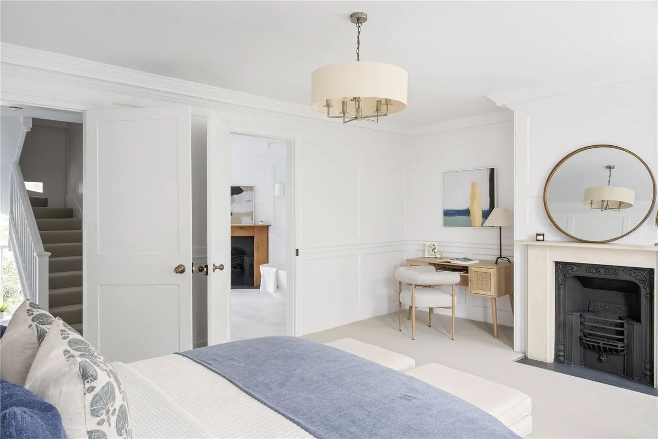 Chiswick Lane South, London, W4, photo 19