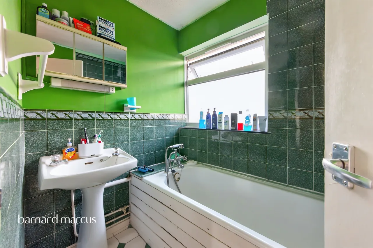 Gatley Avenue, Epsom, KT19, photo 8
