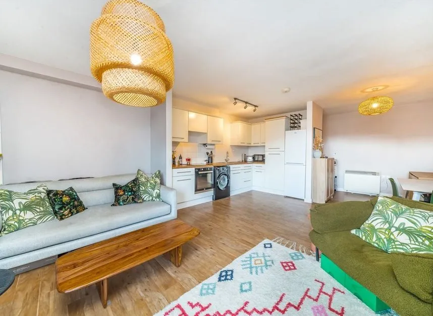Mackintosh Lane, Homerton, E9, photo 4
