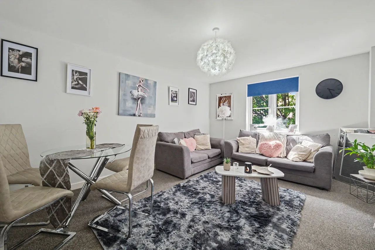 2 bed flat for sale — Hickory Close, Coventry, CV2