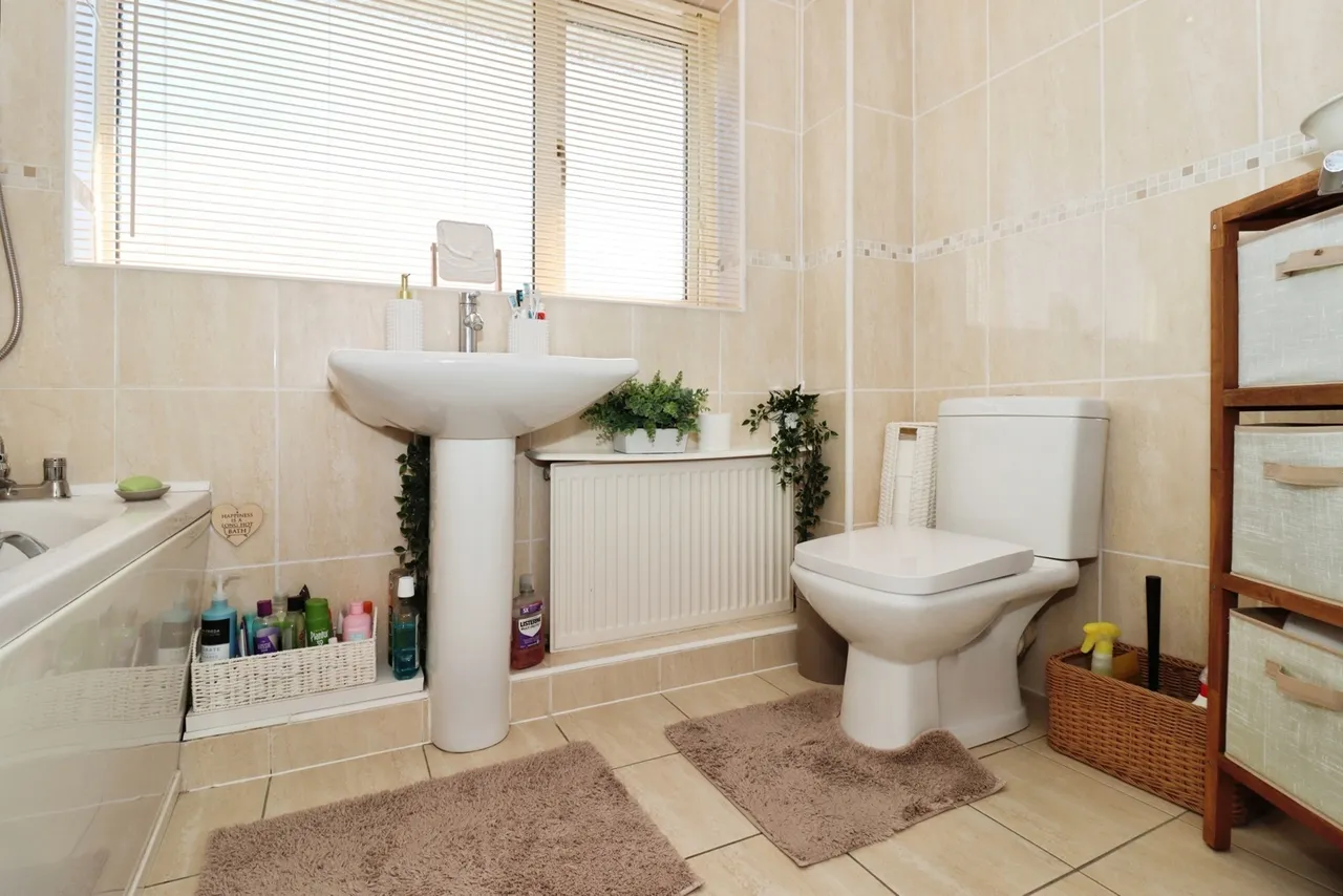 Kingscote, Yate, Bristol, Gloucestershire, BS37, photo 14