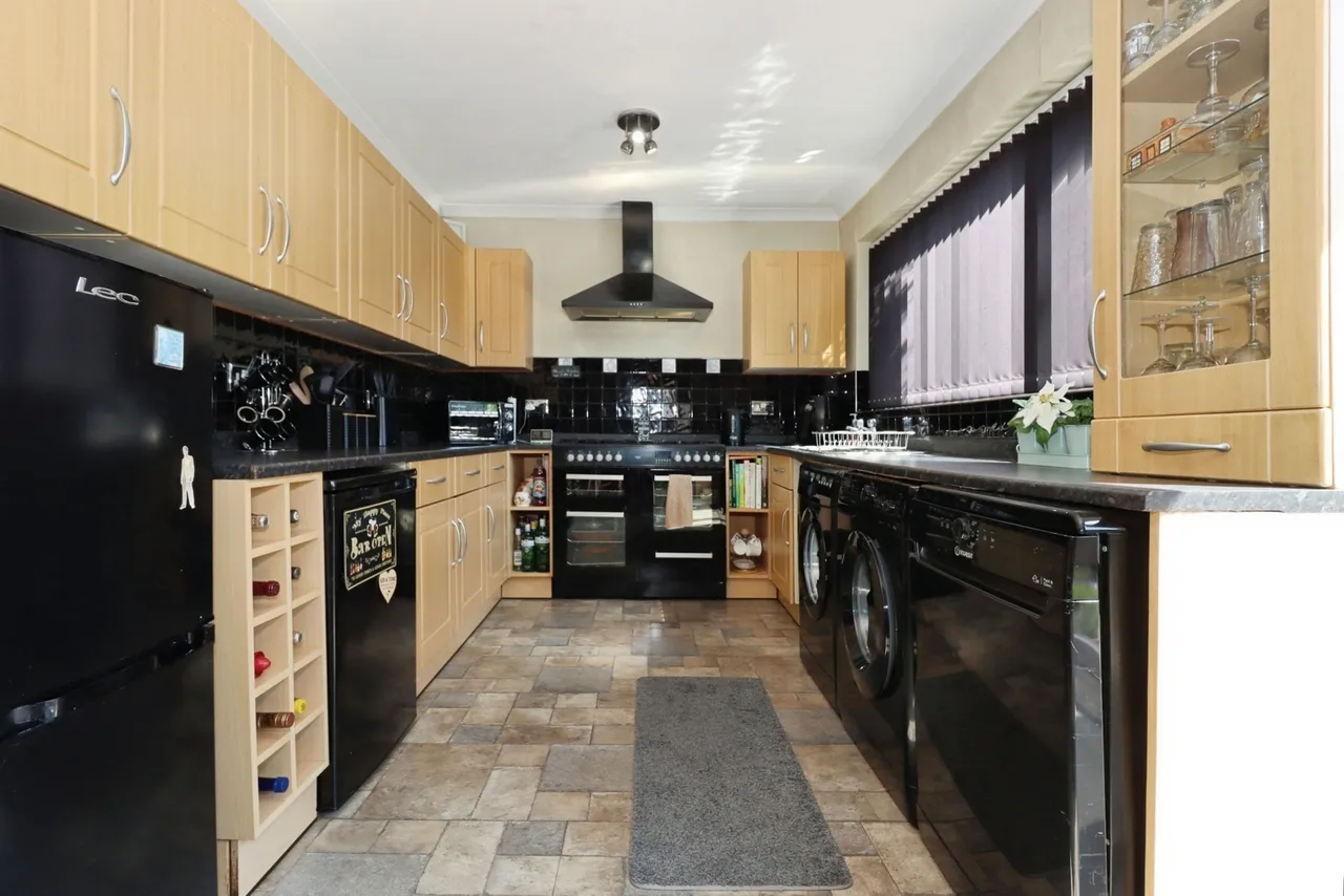 Kingscote, Yate, Bristol, Gloucestershire, BS37, photo 4