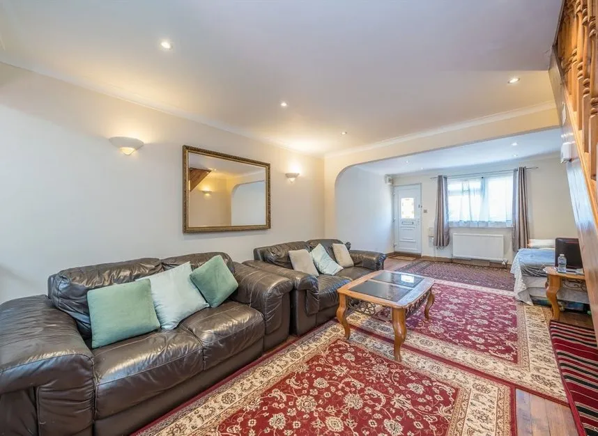Hanworth Road, Hounslow, TW3, photo 2